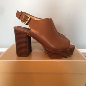 Michael Kors | Leather Piper Sling | Size 5.5